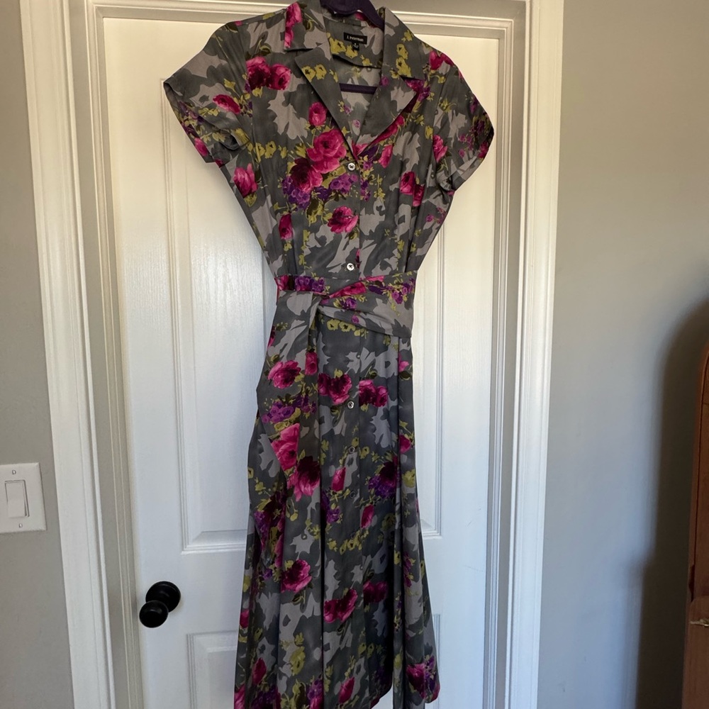 J. Peterman Gray and Pink Floral Midi Dress